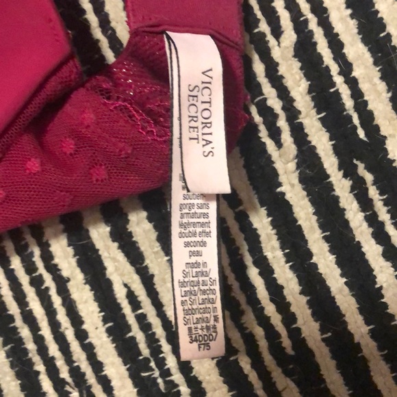 Victoria Secret - Picture 3 of 3